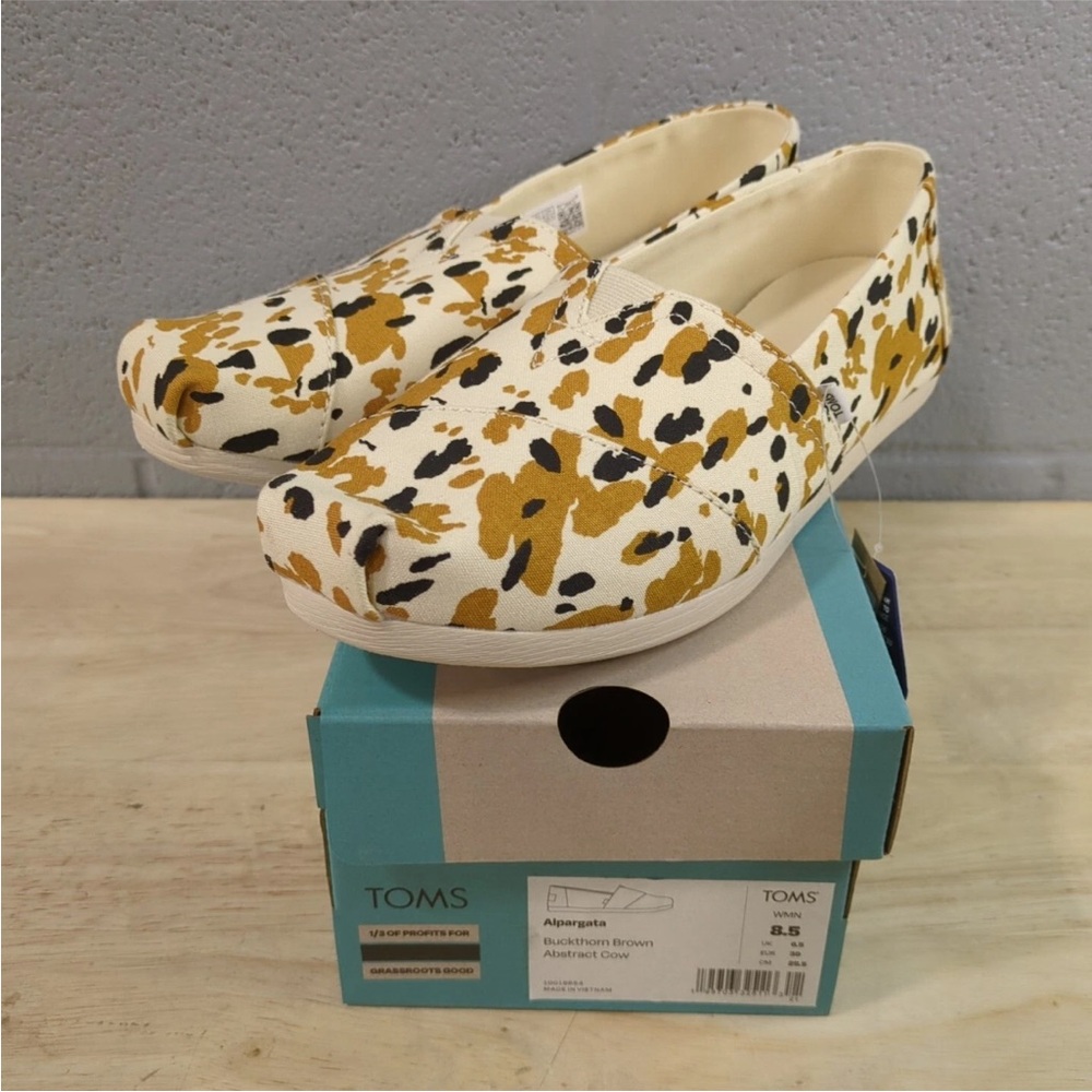 TOMS Women's Abstract Print Flats - Black, Brown, Cream